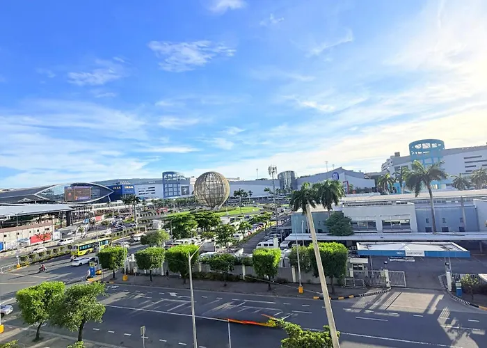 Shell Residences Near Moa & Naia By Keith Place アパート