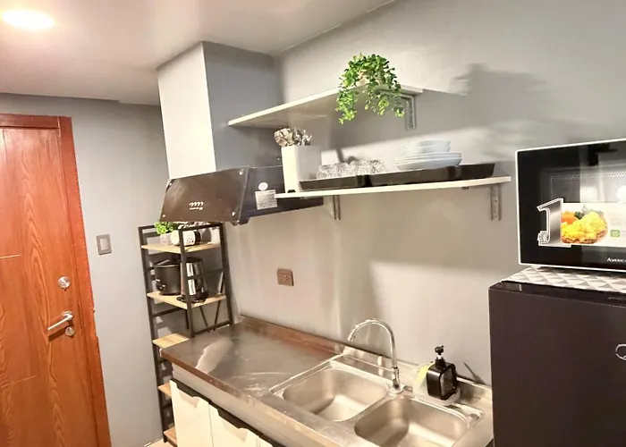 Shell Residences Near Moa & Naia By Keith Place マニラ市